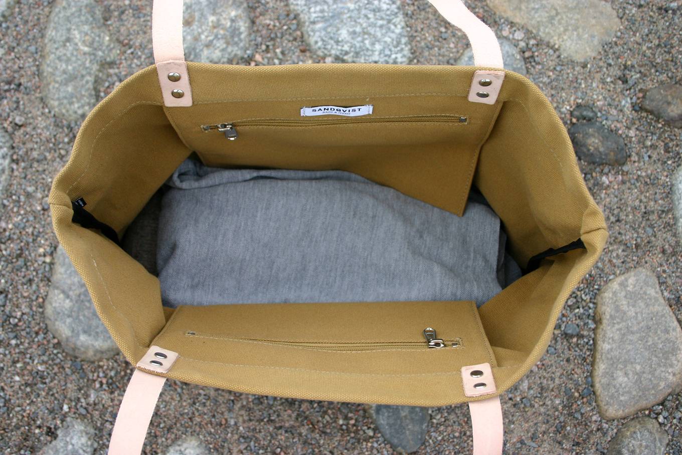 sandqvist tote backpack