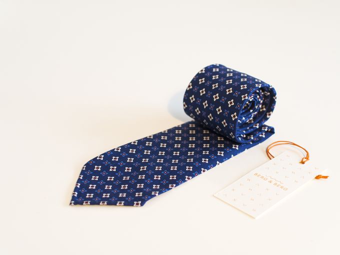 ​Blue / Burgundy handrolled floral tie.​