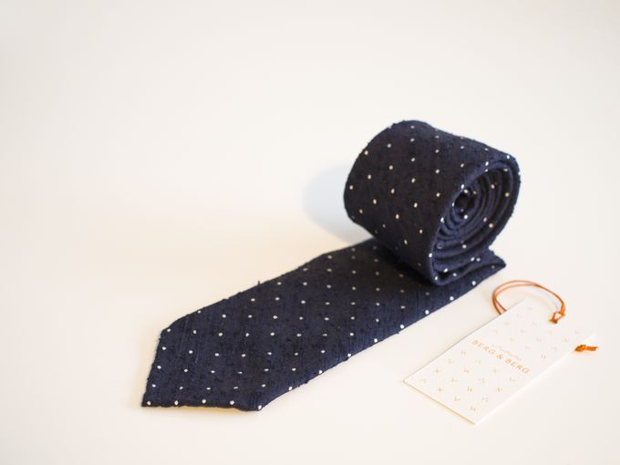 ​Handrolled pin dot shantung silk tie, navy.​