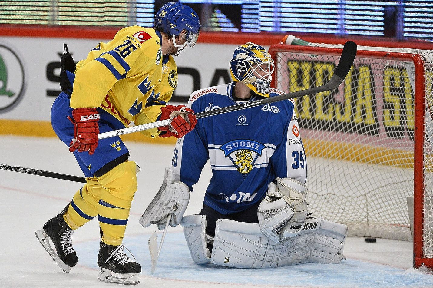 Suomen maalivahti Atte Engren keräsi 20 torjuntaa.