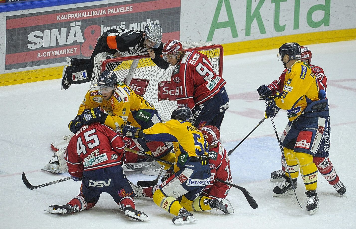Lukko puolusti pitkään yhden maalin johtoa Helsingissä.