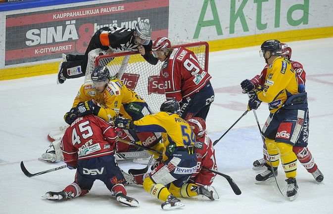 Lukko puolusti pitkään yhden maalin johtoa Helsingissä.