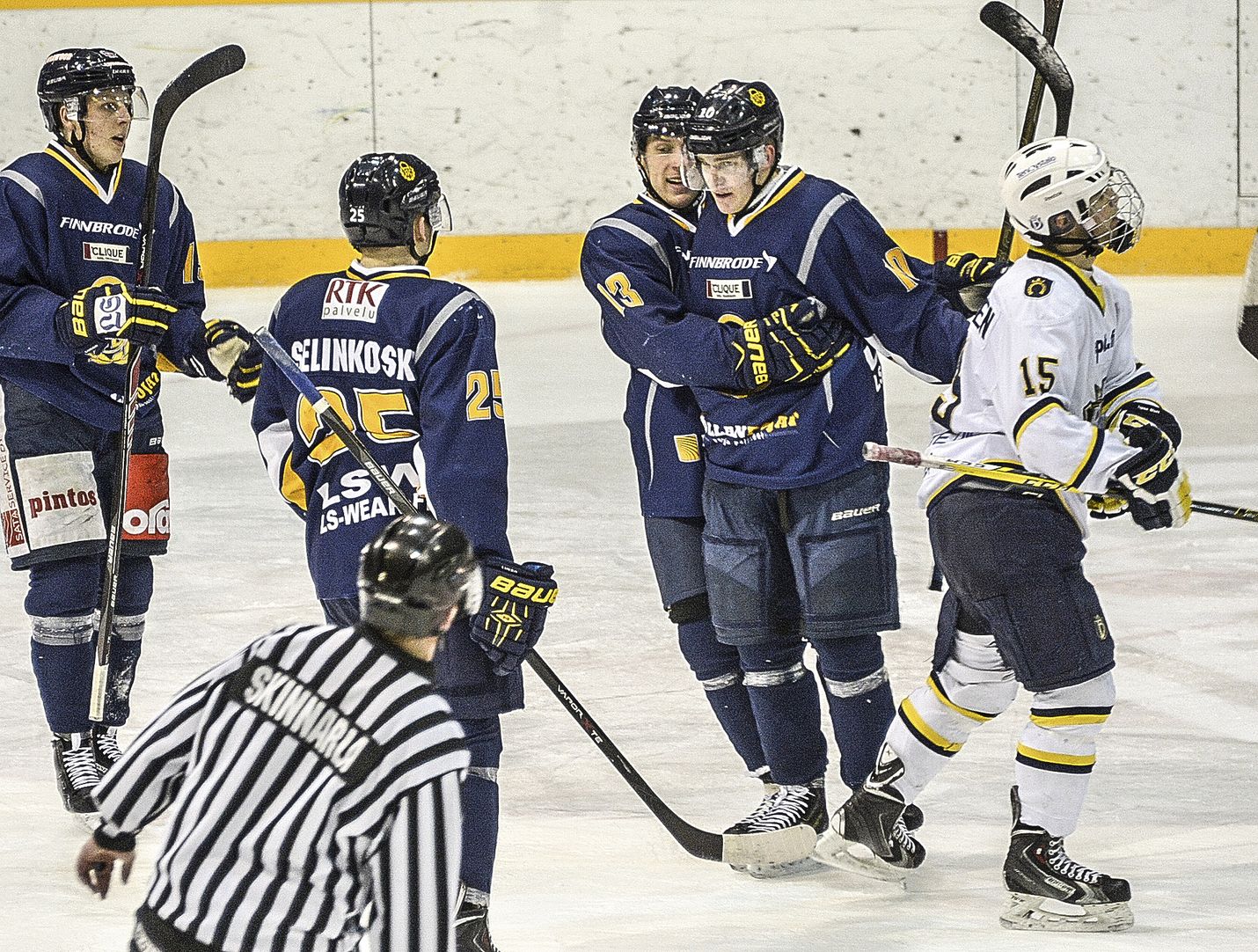 Juho Jokiharju kuului Lukon A-nuorten avainpelaajiin. Joukkue jäi kirpaisevan niukasti pudotuspelien ulkopuolelle.
