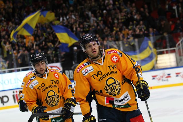 Filip Riska syötti Turussa Lukon kolmannen maalin. Kuva: Jaakko Stenroos.