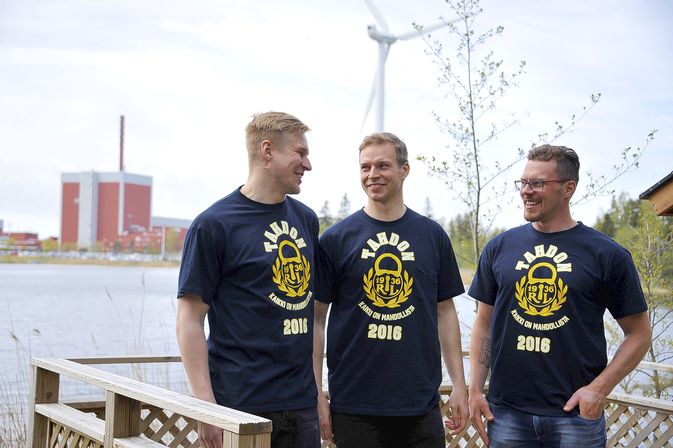 Teemu Nurmi, Sami Lähteenmäki ja Toni Koivisto aloittivat työt taas maanantaina. Tällä kaudella Lukko elää omaa tahdon-kampanjaansa. Kuva: Kimmo Mäkeläinen.