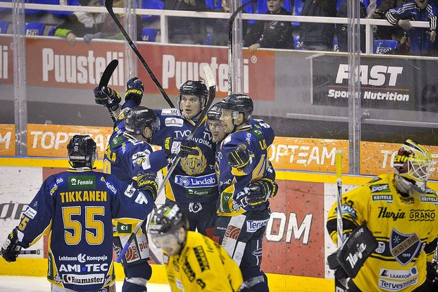 Lukko hoiteli KalPan tieltään kuudessa ottelussa. Kuva: Juha Sinisalo.