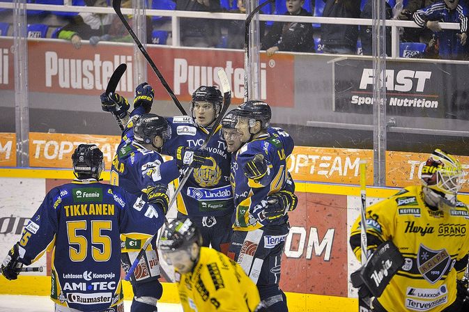 Lukko hoiteli KalPan tieltään kuudessa ottelussa. Kuva: Juha Sinisalo.