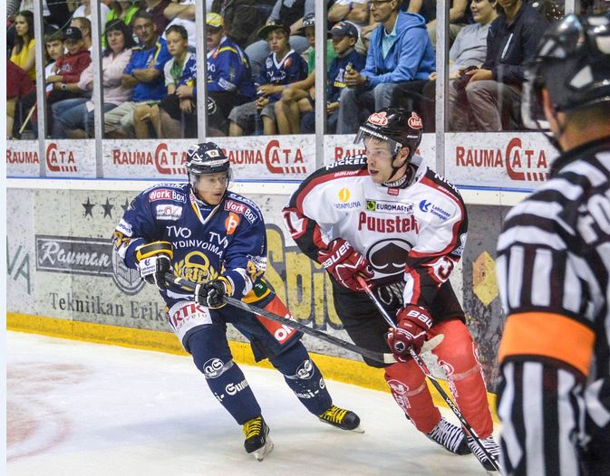 Petteri Nummelin ensiesiintyi Lukko-paidassa Pitsiturnauksessa 2013. (Kuva: LS-arkisto/Pekka Lehmuskallio)