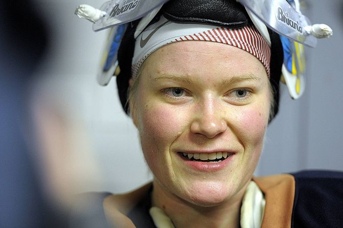 Noora Räty on antanut monta haastattelua aiheesta millaista on pelata miesten kanssa.