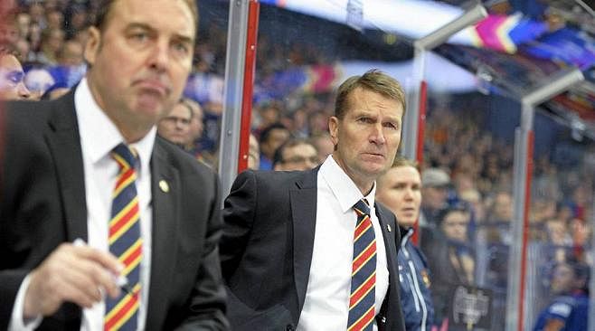 Erkka Westerlund ja Hannu Virta (vas.) johdattavat Jokerit Dinamo Minskin kimppuun.
