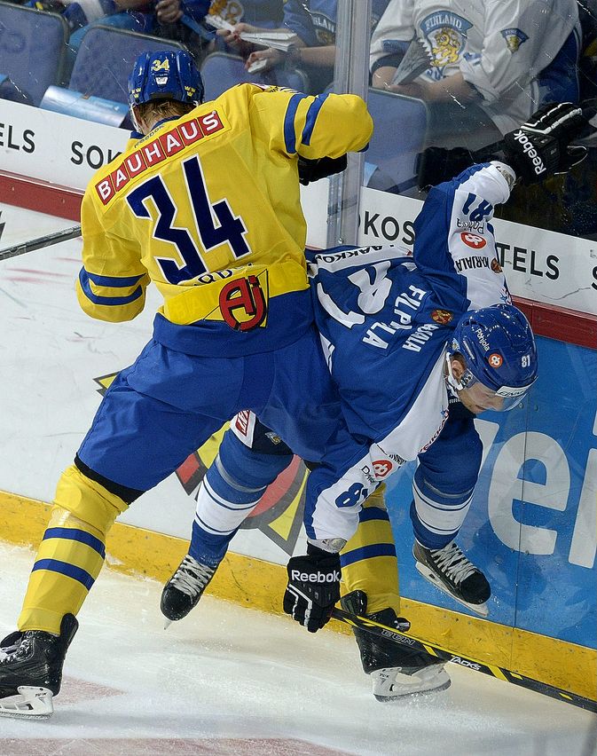 Ruotsi jyrää Suomen.