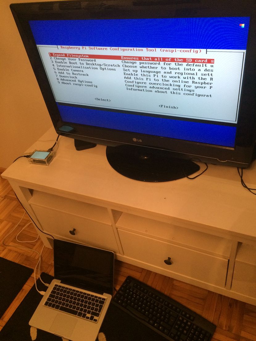 First boot of the system with two screens.