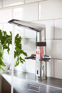 Blandare med optisk på- och avstängning.