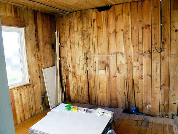 Empty room. Köksutrymmet efter rivningen, i väntan på att fyllas med köksglädje.