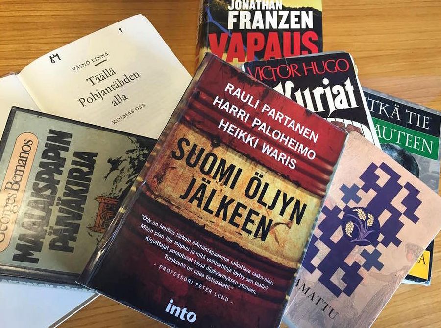 Suurimpien puolueiden puoluejohtajien lempikirjoja. Kuva: Rakel Liekki