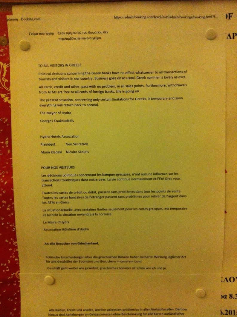Hydra-kaupungin pormestari oli laatinut kirjeen, jolla vakuuteltiin turisteja siitä, että kriisinkin keskellä kaikki on ok. Kuva: Sami Vitikainen​​