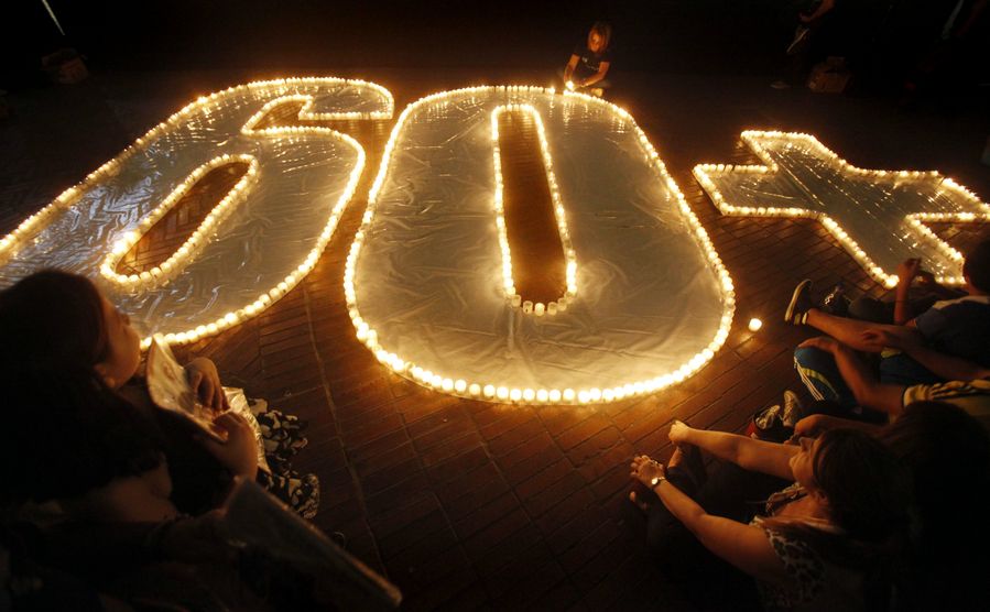 Earth Hourin aikana valot sammutetaan tunniksi. EPA/CHRISTIAN ESCOBAR MORA