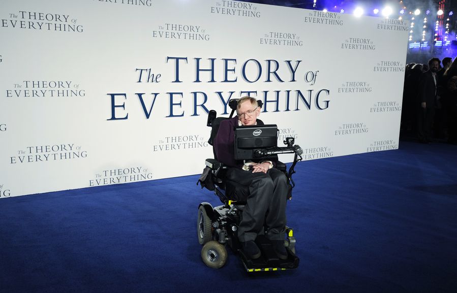 Parhaan elokuvan Oscar-palkinnosta kisaava Kaiken teoria on elämänkerrallinen elokuva Stephen Hawkingista. EPA/Facundo Arrizabalaga