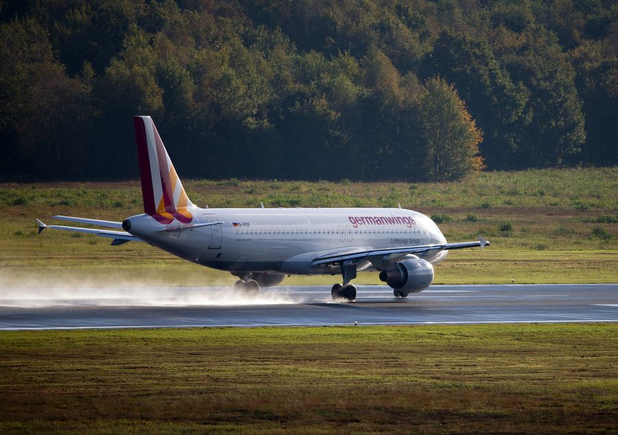 Germanwingsin reittilento sai surullisen päätöksen Ranskan Alpeilla. Kuvan lentokone ei liity tapaukseen.