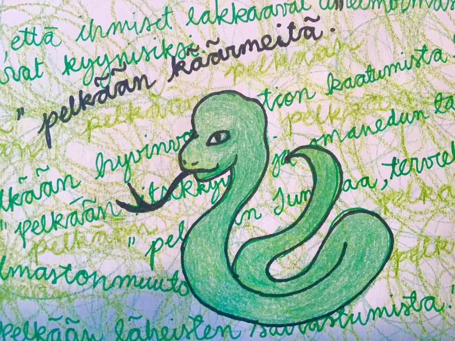 Päivi Räsänen (kd.) kertoi Kioskin kyselyssä pelkäävänsä käärmeitä. Kuvitus: Rakel Liekki