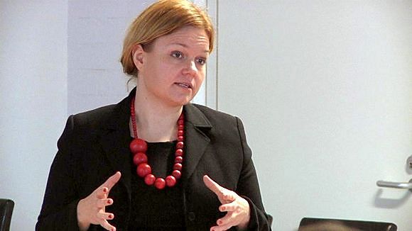 Krista Kiuru (sd.) aikoo selvittää ammattikorkeakoulujen ja yliopistojen yhdistymismahdollisuuksia vielä tämän kevään aikana.