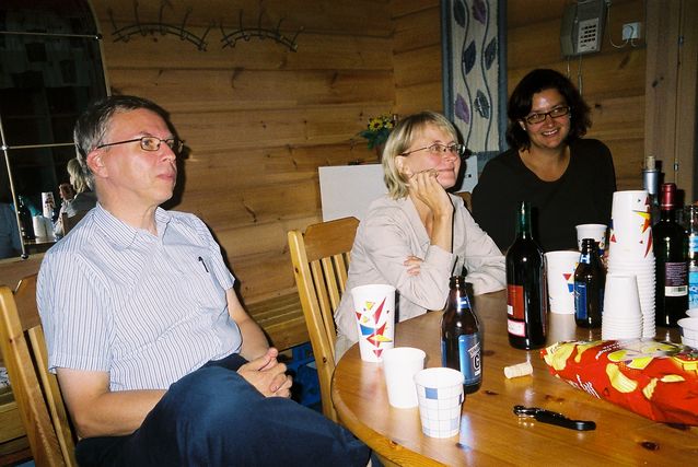 The social evening of the planning day for the French subject in the Lepolampi course centre, autumn 2006. From the left: Professor Juhani Härmä, Professor Mervi Helkkula and Docent Ulla Tuomarla.​