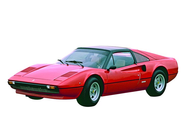 Adamsin valitsema nuoruuden ihanne: Ferrari 308 GTB. "Kasvoin 70-luvulla, ja Ferrarin muodot kiinnostivat minua niin paljon, että halusin ryhtyä automuotoilijaksi."