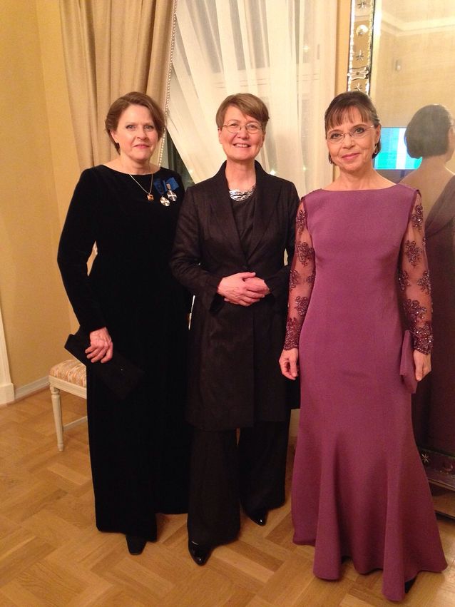 In 2014 As an Academy Professor Pulkkinen received an invitation to the President’s Independence Day Party, a widely followed public event in Finland. Pulkkinen (in the centre), her partner Professor Sarah Green, and the Green Party MEP Heidi Hautala had their outfits made by the same seamstress, Aili Parhial.  The three decided to take picture for her of all three together during the party at the presidential palace.​