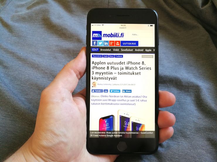 iPhone 8 Plus on edelleen erittäin suurikokoinen. Android-puhelimissa samankokoisen 5,5 tuuman näytön saa huomattavasti pienemmässä kokonaisuudessa.