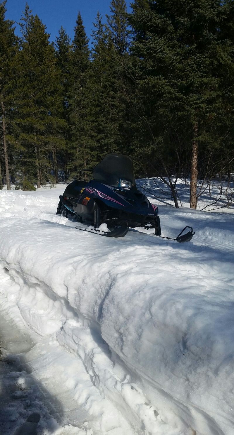 The day turned out great, time to relax and go for ride on the Sled.​