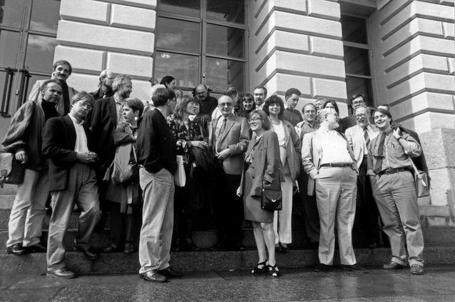 Participants at the 1993 IFTR congress in Helsinki, on the front steps of the University Main Building.​