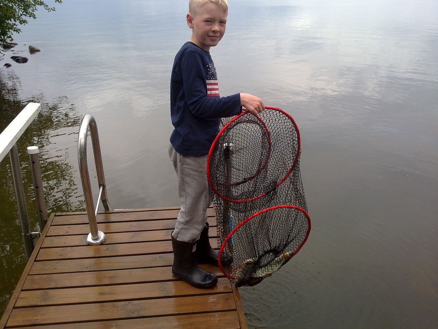 Kesäkuussa Matias sai uistimella ahvenia Säkylän Pyhäjärvestä.
