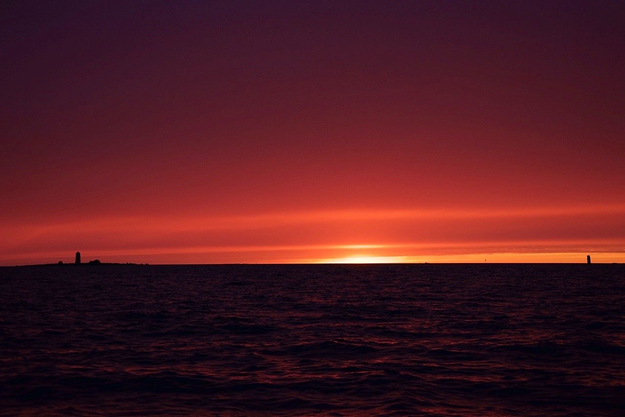 Sankarin Pooki auringonlaskussa. Lukijan kuva: Kari Santamaa