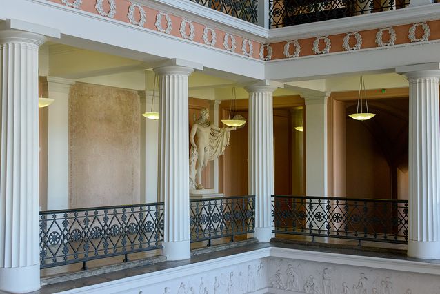 A view of the corridors in the main building of the University of Helsinki. Photo: Mika Federley.​