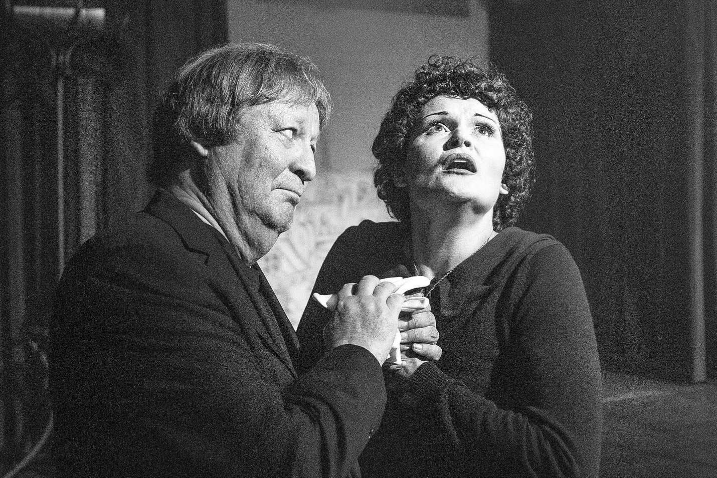 Piafista kertova musikaalinäytelmä on myös teatterin tämän vuoden ohjelmistossa Porissa. Rooleissa Maarit Lehtonen ja Ilkka Aro.