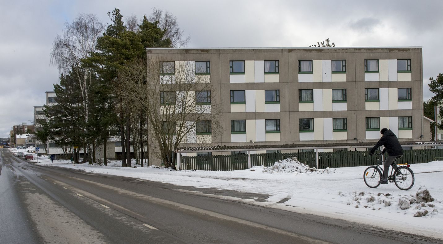 Vuonna 1976 valmistunut Rauman kesähotelli eli opiskelija-asuntola Pläkkluat edustaa aikakaudelleen tyypillistä arkkitehtuuria. Peruskorjaus on tulossa.