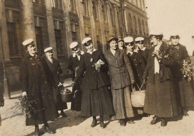 Kvinnliga studenter. Hilma Granqvist längst bak till vänster, Foto: Museiverket​