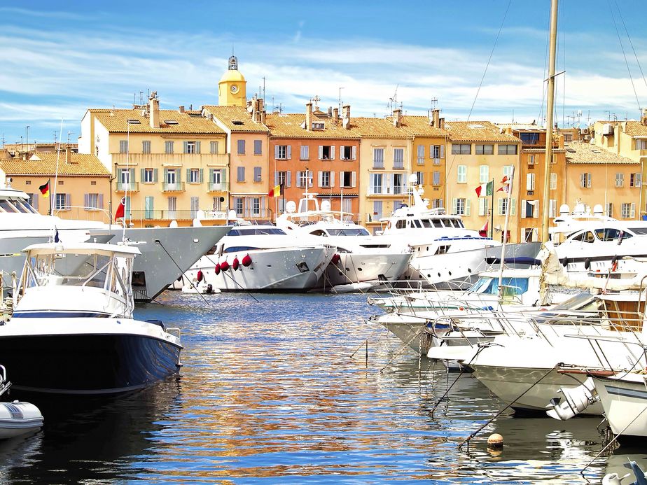 Le port de Saint-Tropez - © Istock/ Bunyos