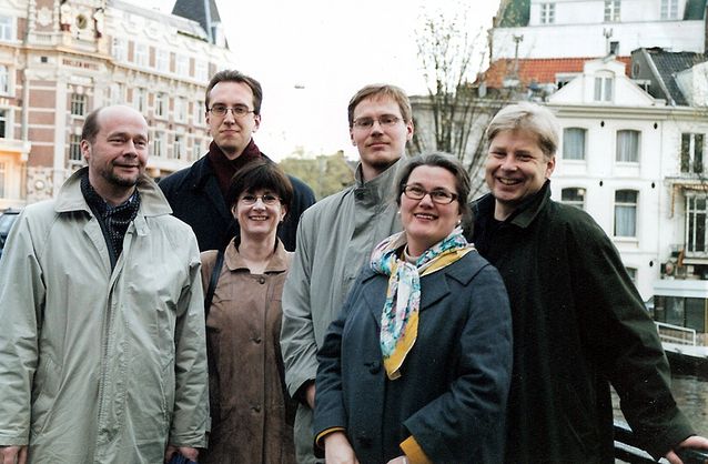 Eliitti-projektilaisia konferenssissa Amsterdamissa vuonna 2000. Kai Häggman (vas.), Pekka Hirvonen, Jaana Gluschkoff, Jouko Nurmiainen, Ulla Lehto ja Markku Kuisma. Kuva: Mirkka Lappalainen.​