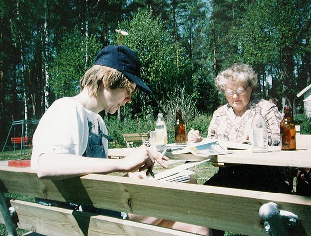 Kersti Juva ja suomentaja-kirjailija Eila Pennanen WSOYn kesäseminaarissa 80-luvun alussa.​​