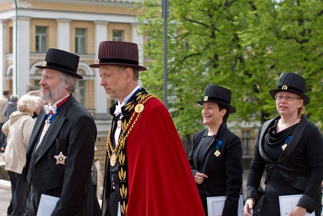 Ulla-Maija Forsberg in the degree conferment ceremony procession in 2010. Headed by Chancellor Ilkka Niiniluoto and Rector Thomas Wilhelmsson.​