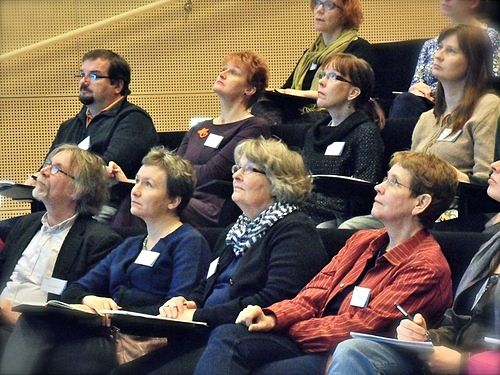 Audience in the front row of Eläke-Varma’s lecture hall. Picture: Markku Päkkilä.​