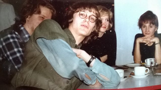 The Porthania building refectory, autumn 1982. Antti Majander is in the foreground wearing round glasses. In the background (from left), Jari Muikku, Sirkku Ikonen and Terhi Utriainen, all of whom were freshers with Majander.​