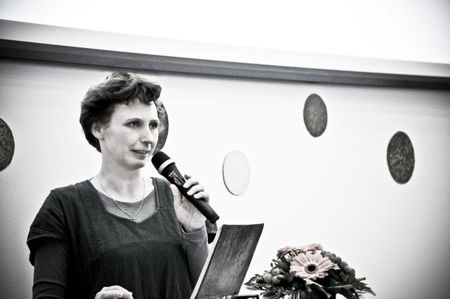 ​Jessica Parland-von Essen speaking at the Digitala spår seminar in 2012. Picture: Thomas Silén. License: CC-BY-NC 2.0.​