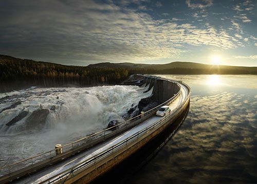 Kati Suurmunne currently works in Fortum's financial communications. Fortum aims to mitigate climate change with, for example, increased use of hydropower and electric cars. Picture: Fortum.​