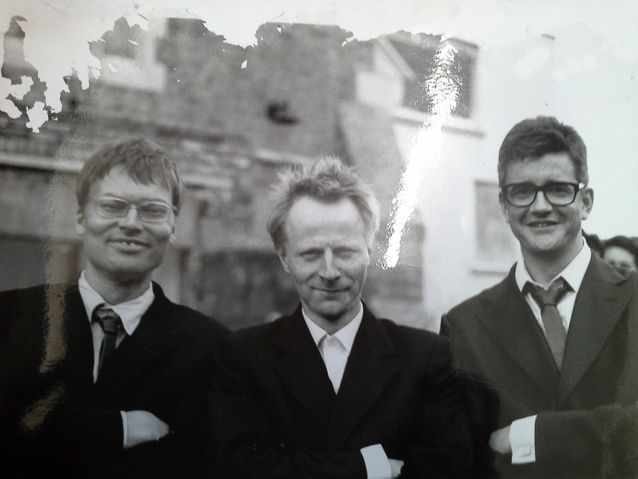 Photo dates June 1997 from my days at the Finnish Institute in London and includes me with Petri Sirviö (Mieskuoro Huutajat) in the middle and Jay Jopling (world famous art dealer, White Cube gallery) on the right. We look happy after our joint-produced Huutajat performance at Haggerston Church in east London. Both Jay and I wear black rubber ties made out of Nokia tyres. It was a special gift from Petri and Huutajat.​