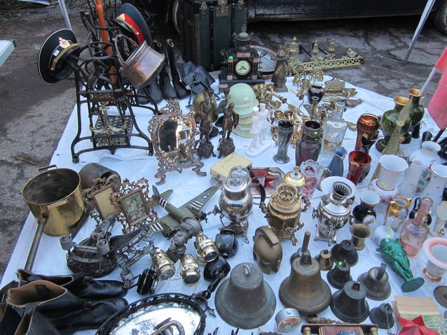 – Working amon items has brought me to a wonderland of surprises, the like of which I could not even imagine as a young Art Historian. Photo of the Kurtna junk market (rompetori) in Estonia, by Tuija Peltomaa.​
