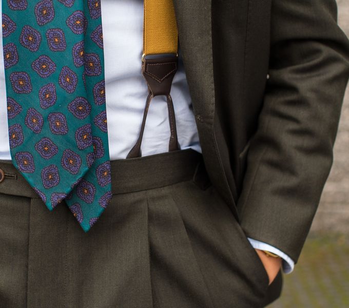 How to Combine Unconventional Colors in Your Menswear Outfit