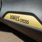  Renkaat tiehen ja nimi lehteen. Yaris Cross kantaa nimeään ylpeästi.