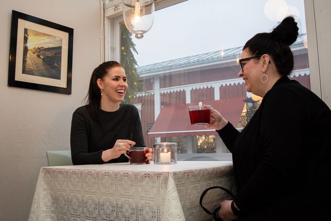 Rosa-Maria Mäkelä ja Tiina Willman, KaffeBar